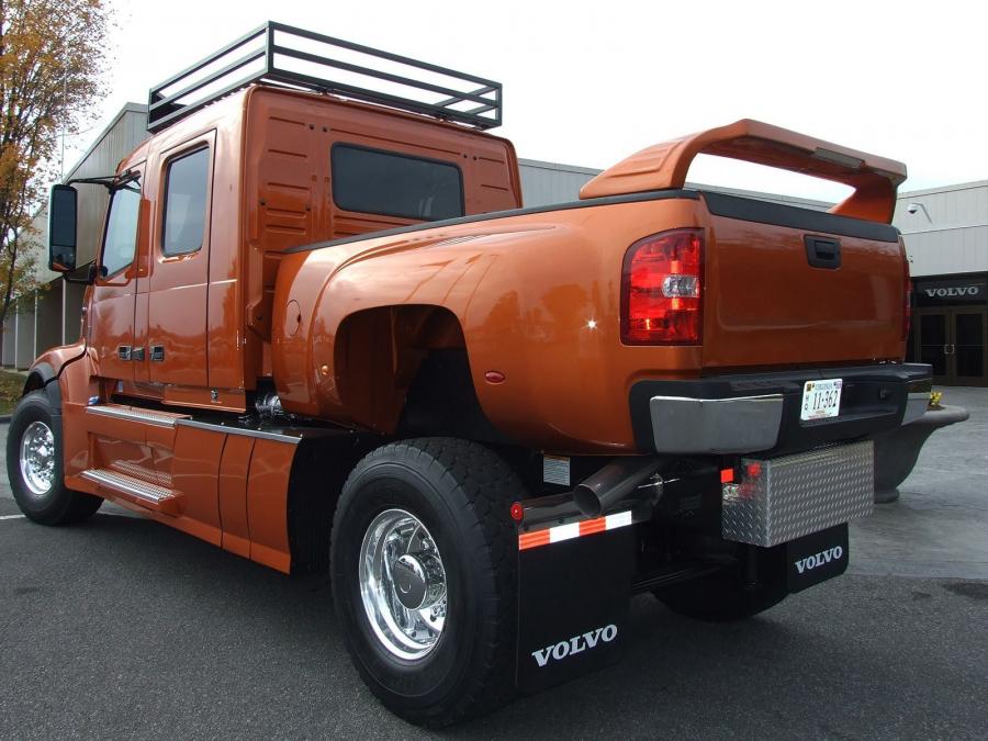  Volvo VHD Pickup 2011 года  (фото 2 из 2)